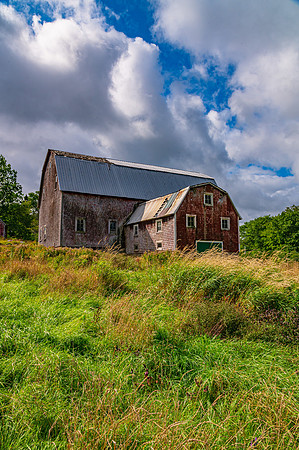 1830 Barn-Vertical
