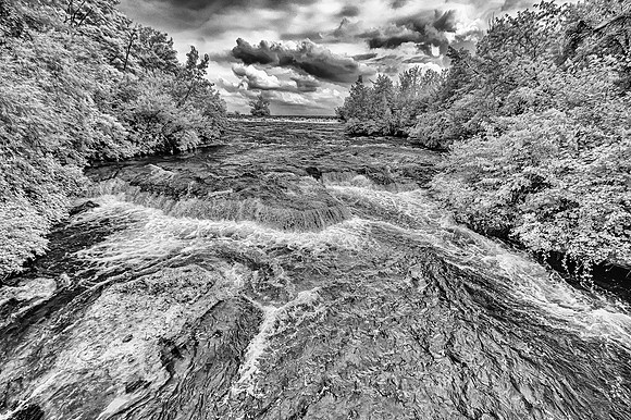 Niagara River Chanel